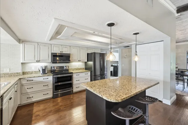 $425,000 | 798 Southeast Thanksgiving Avenue, Port St. Lucie, FL 34984