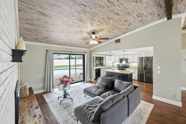 $425,000 | 798 Southeast Thanksgiving Avenue, Port St. Lucie, FL 34984