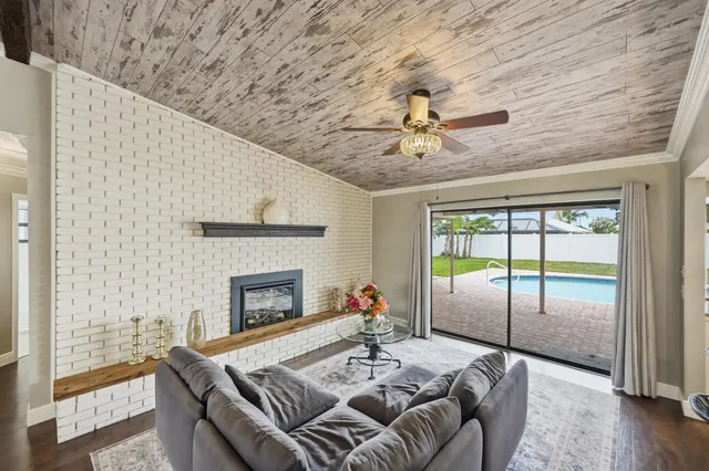 $425,000 | 798 Southeast Thanksgiving Avenue, Port St. Lucie, FL 34984