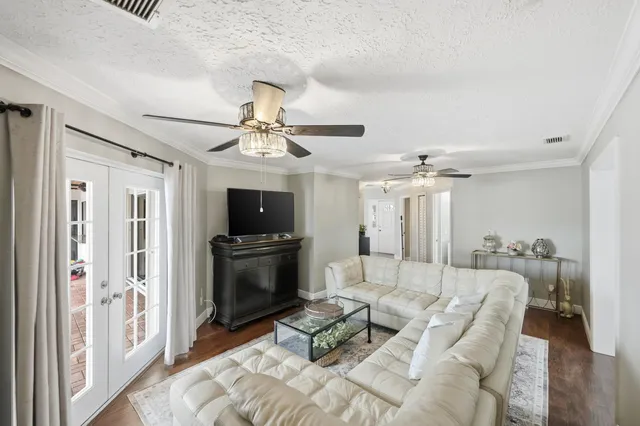 $425,000 | 798 Southeast Thanksgiving Avenue, Port St. Lucie, FL 34984