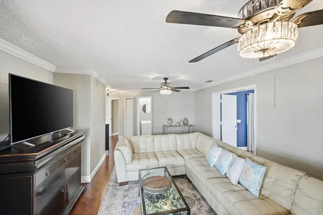 $425,000 | 798 Southeast Thanksgiving Avenue, Port St. Lucie, FL 34984