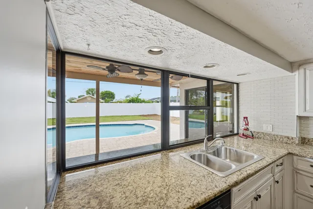 $425,000 | 798 Southeast Thanksgiving Avenue, Port St. Lucie, FL 34984