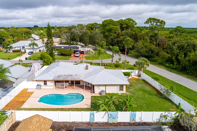 $425,000 | 798 Southeast Thanksgiving Avenue, Port St. Lucie, FL 34984