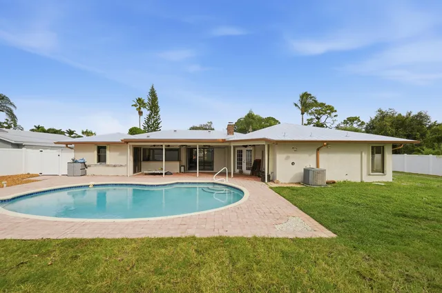 $425,000 | 798 Southeast Thanksgiving Avenue, Port St. Lucie, FL 34984