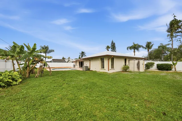 $425,000 | 798 Southeast Thanksgiving Avenue, Port St. Lucie, FL 34984