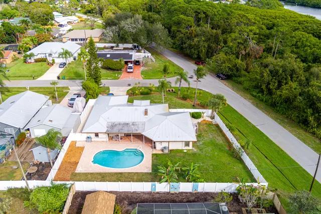 $425,000 | 798 Southeast Thanksgiving Avenue, Port St. Lucie, FL 34984