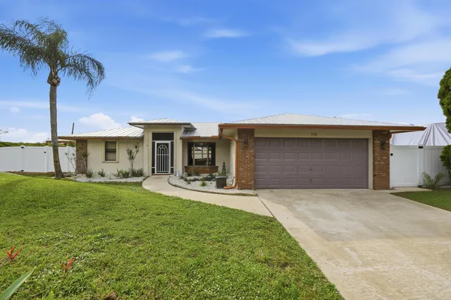 $425,000 | 798 Southeast Thanksgiving Avenue, Port St. Lucie, FL 34984
