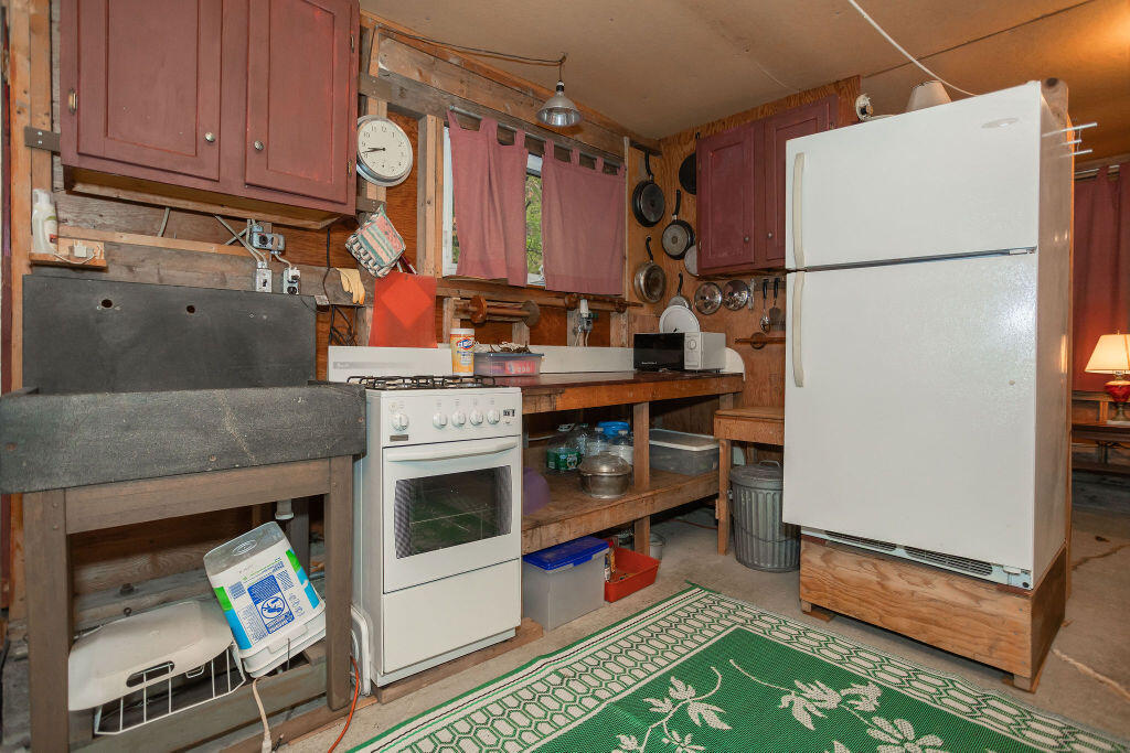 28 Pratt Road Wilton, ME 04294 - Photo 9 of 16 taylor-kaminsky-photo-7