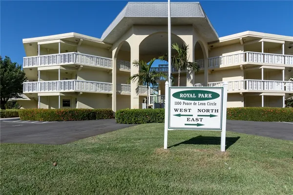 $125,000 | 1100 North Ponce De Leon Circle, Unit 203, Vero Beach, FL 32960