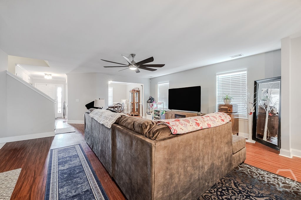 200 Beaubrook Boulevard Springfield, GA 31329 - Photo 9 of 41 Living room