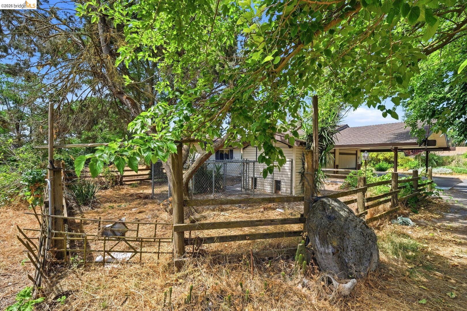 1590 Sunset Road Brentwood, CA 94513 - Photo 42 of 45 Back of stable