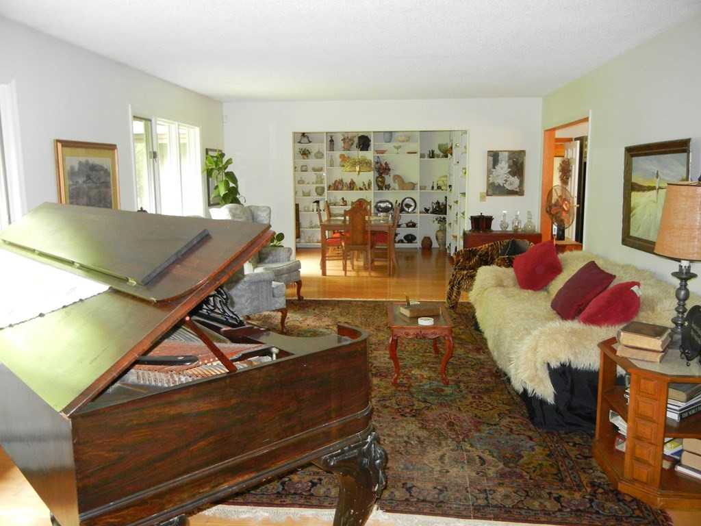 116 West Hill Road Plattsburgh, NY 12901 - Photo 8 of 38 Gallery Image 8