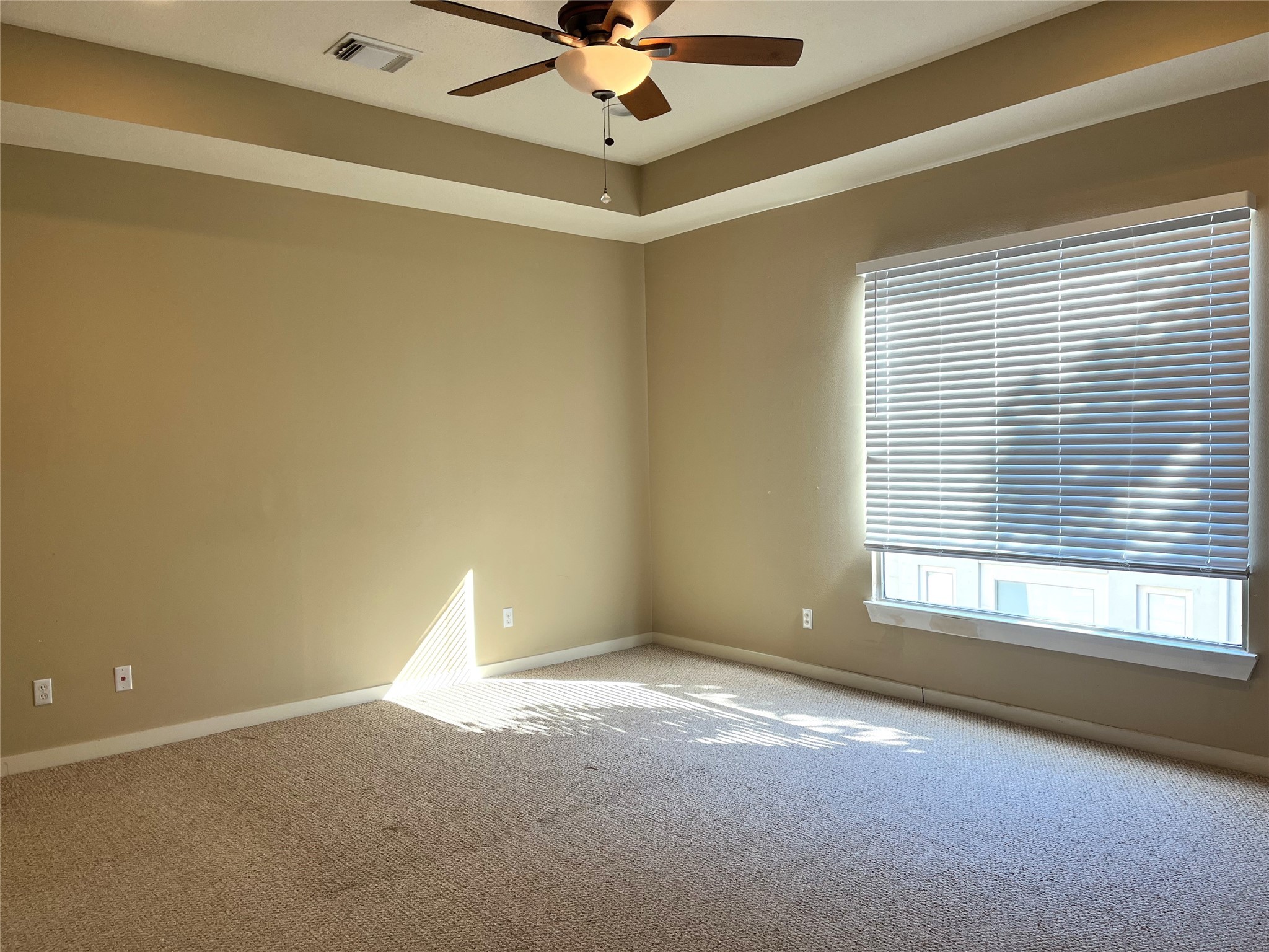 4338 Center Street Houston, TX 77007 - Photo 15 of 23 a view of a livingroom with a ceiling fan and window