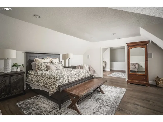 $6,895,000 | 18418 Old River Landing, Lake Oswego, OR 97034