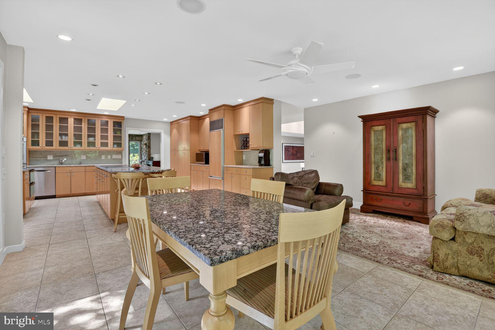 10801 Balantre Lane Potomac, MD 20854 - Photo 15 of 71