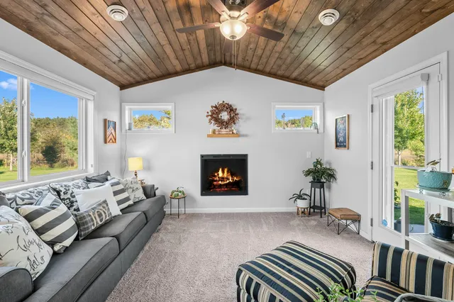 $299,900 | 39781 Fawn Avenue, North Branch, MN 55056