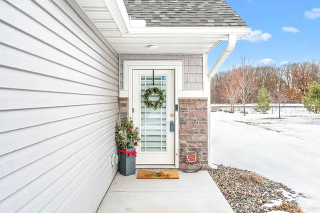 $299,900 | 39781 Fawn Avenue, North Branch, MN 55056