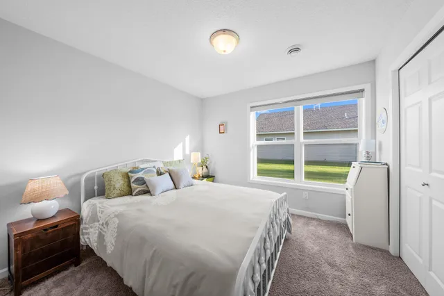 $299,900 | 39781 Fawn Avenue, North Branch, MN 55056