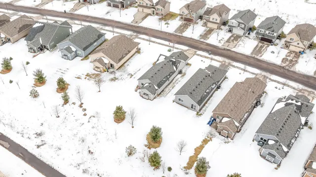 $299,900 | 39781 Fawn Avenue, North Branch, MN 55056