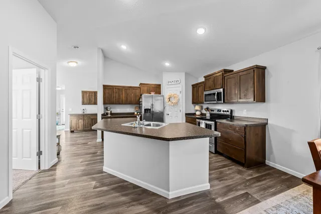 $299,900 | 39781 Fawn Avenue, North Branch, MN 55056