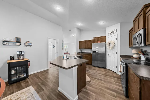 $299,900 | 39781 Fawn Avenue, North Branch, MN 55056