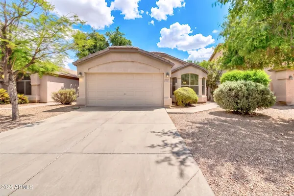 $2,300 | 2262 East Arabian Drive, Gilbert, AZ 85296