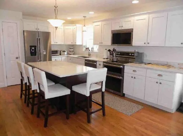 $1,190,000 | 46 Old Pine Hill Road, Berwick, ME 03901