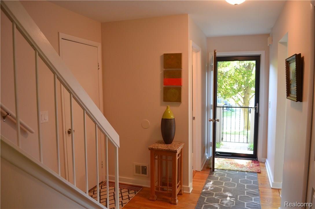 1576 Gas Light Lane Rochester, MI 48306 - Photo 27 of 49 DSC_0023.jpg