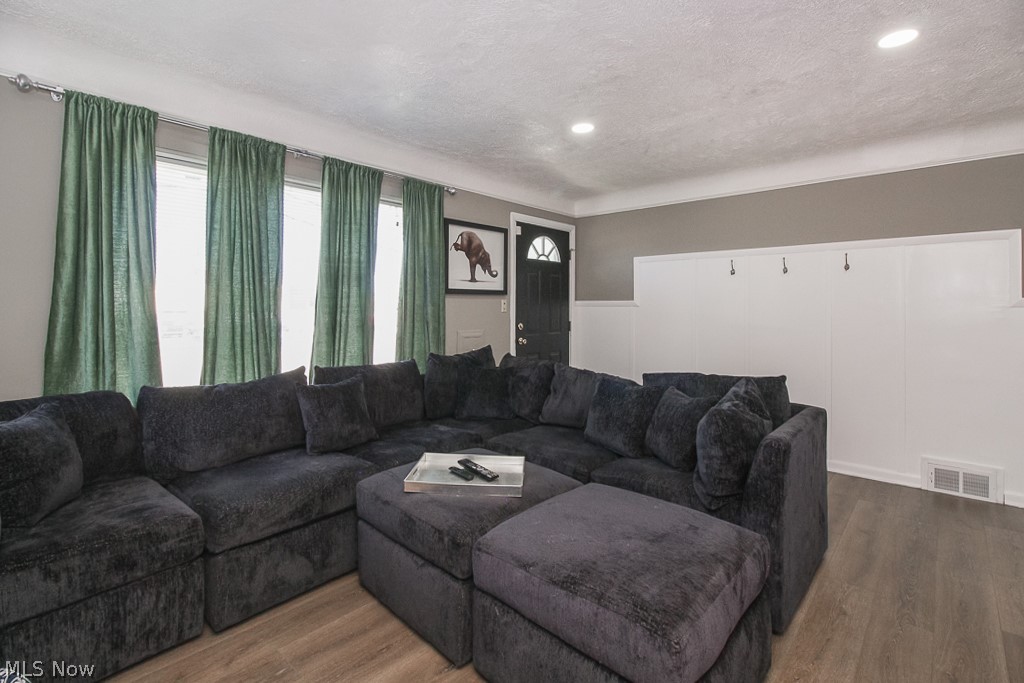 22063 Miles Road Cleveland, OH 44128 - Photo 16 of 35 Gallery Image 16