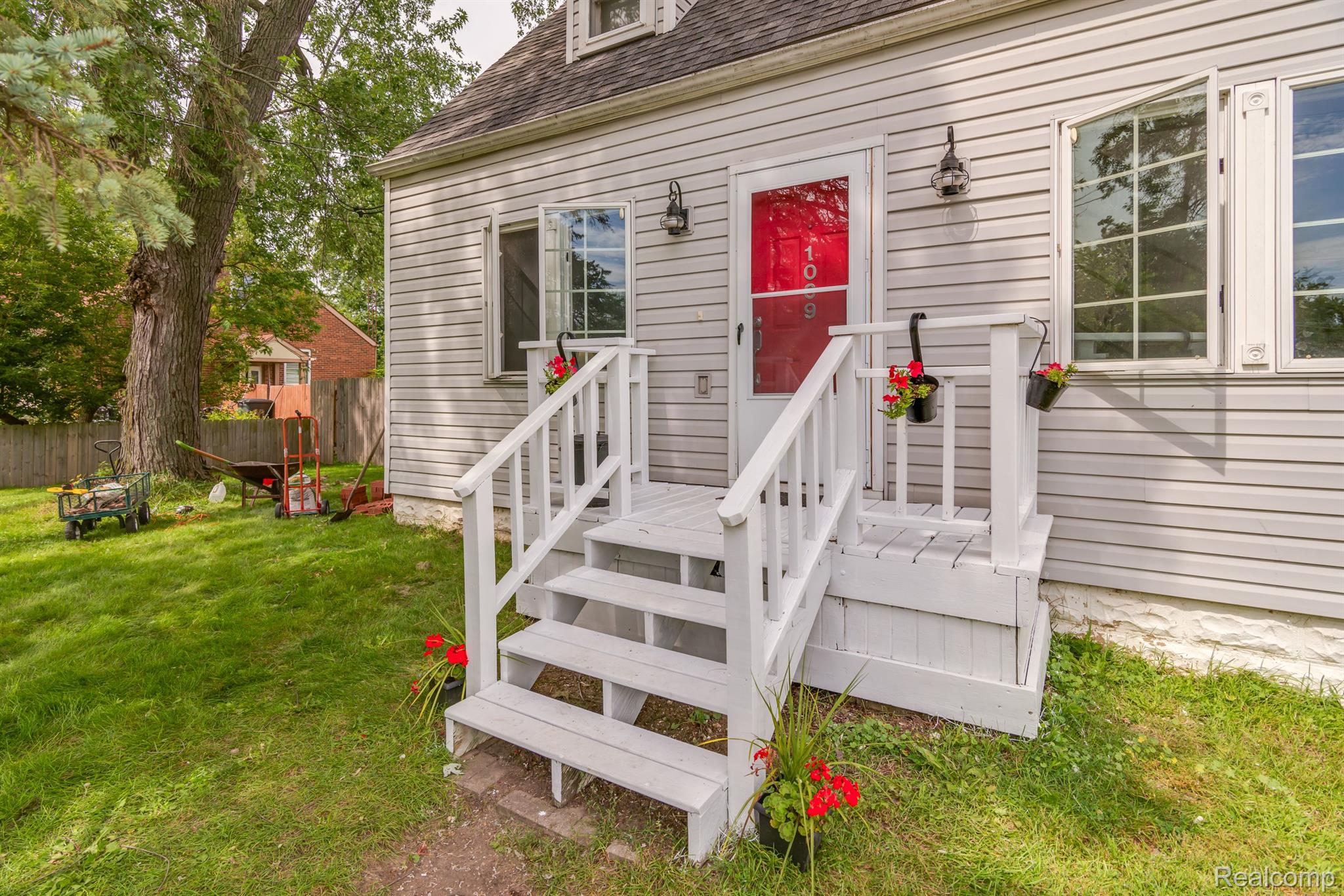 1069 Reid Road Grand Blanc, MI 48439 - Photo 4 of 38 Gallery Image 4