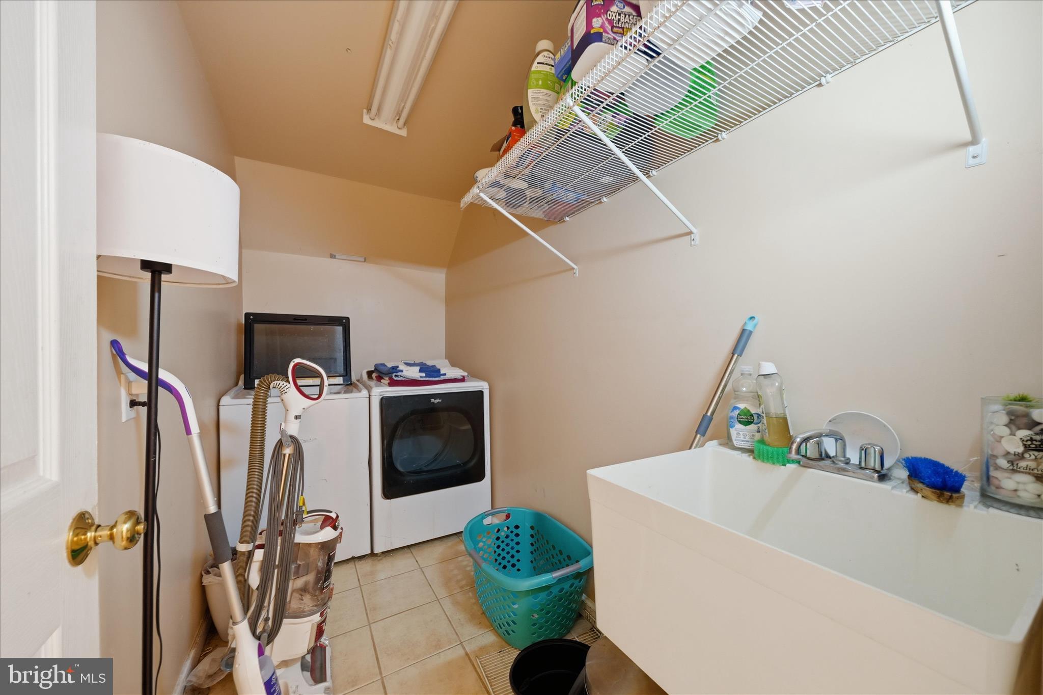 20800 Whites Ferry Road Poolesville, MD 20837 - Photo 45 of 94 Laundry Area