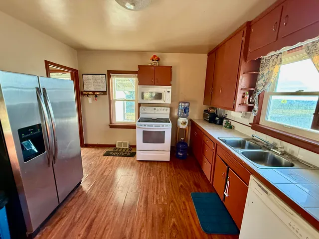 $119,900 | 1717 23rd Avenue, Menominee, MI 49858