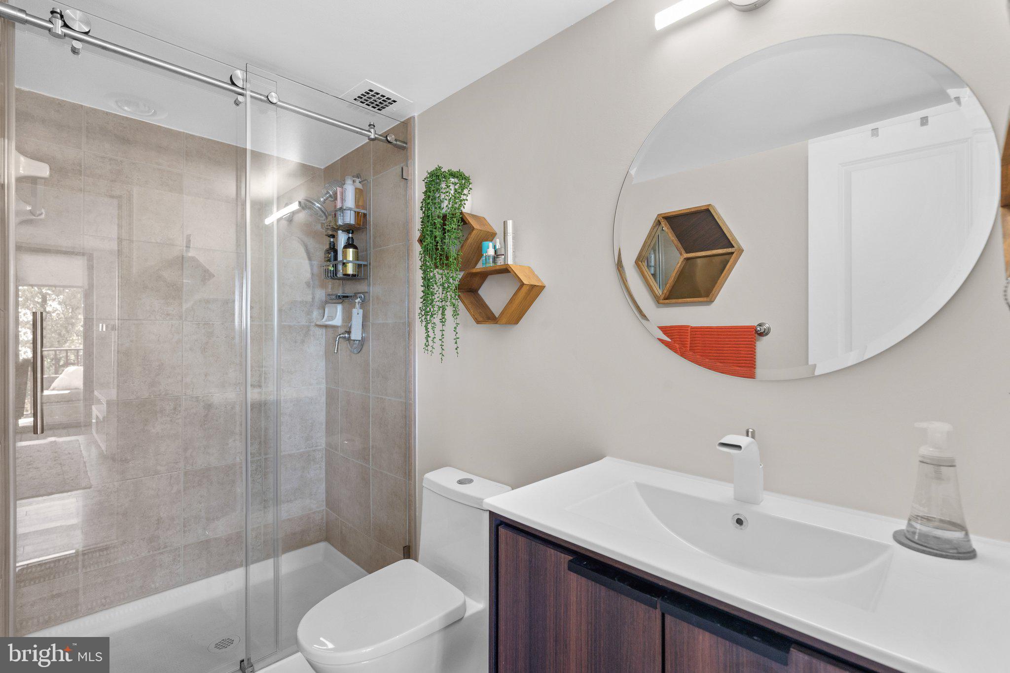 1220 Blair Mill Road, Unit 505 Silver Spring, MD 20910 - Photo 12 of 28 Gallery Image 12