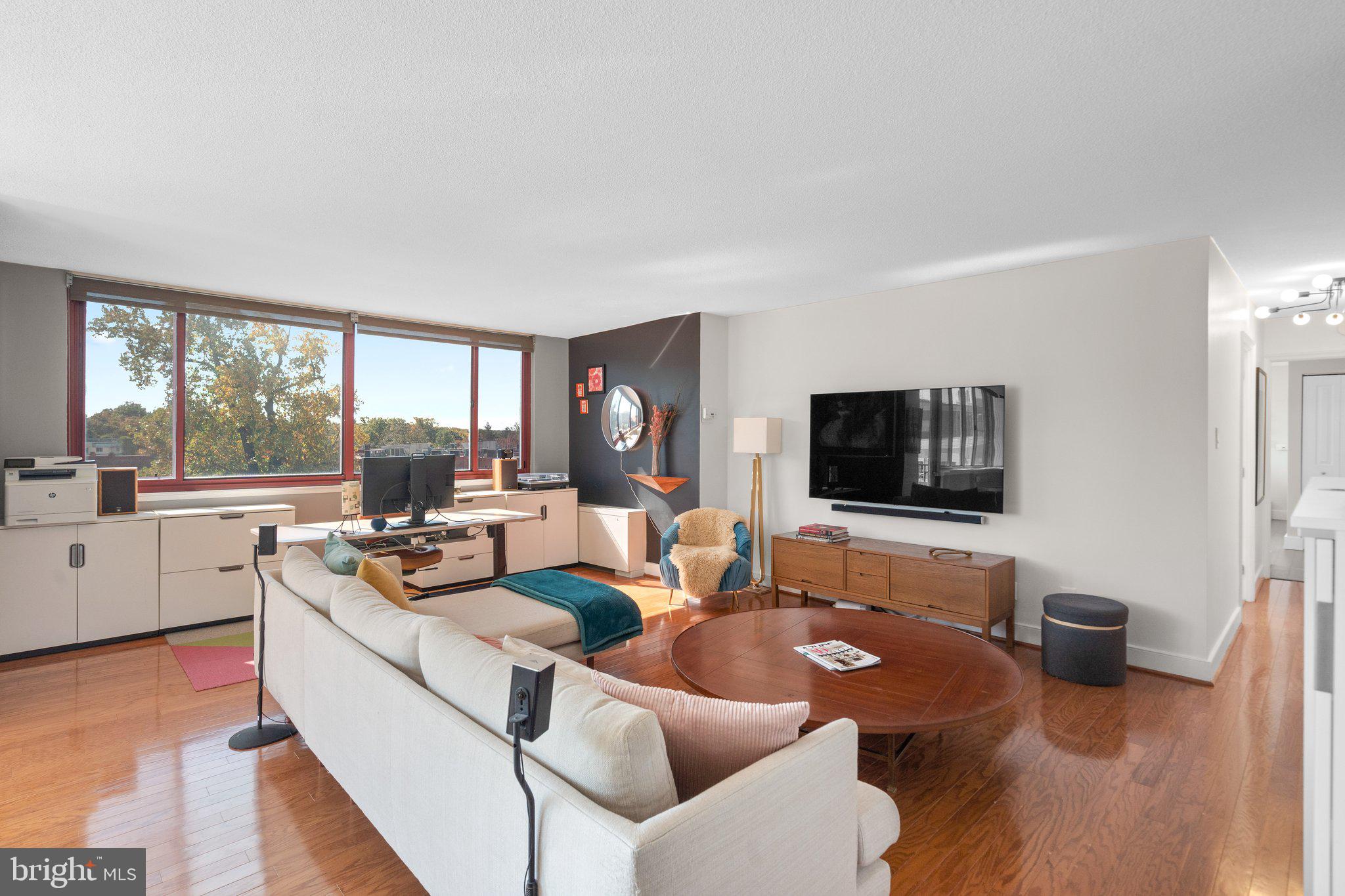 1220 Blair Mill Road, Unit 505 Silver Spring, MD 20910 - Photo 5 of 28 Gallery Image 5