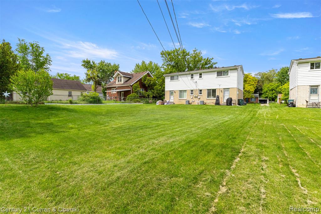 11706 Riverside Drive Plymouth, MI 48170 - Photo 31 of 33