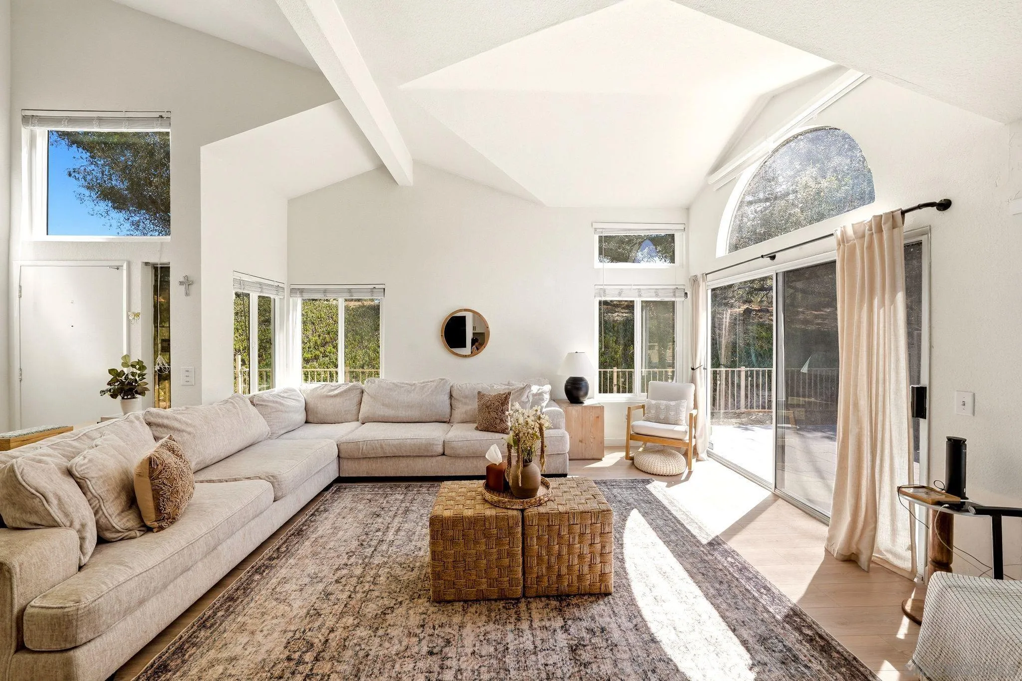 8981 Circle R View Lane Escondido, CA 92026 - Photo 7 of 41 Gallery Image 7