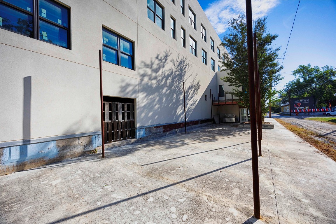 607 Lyons Avenue Schulenburg, TX 78956 - Photo 24 of 27 a view of a entrance gate of the house