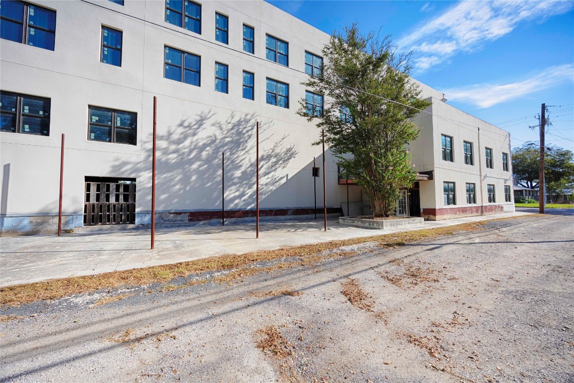 607 Lyons Avenue Schulenburg, TX 78956 - Photo 25 of 27 a house with a outdoor space