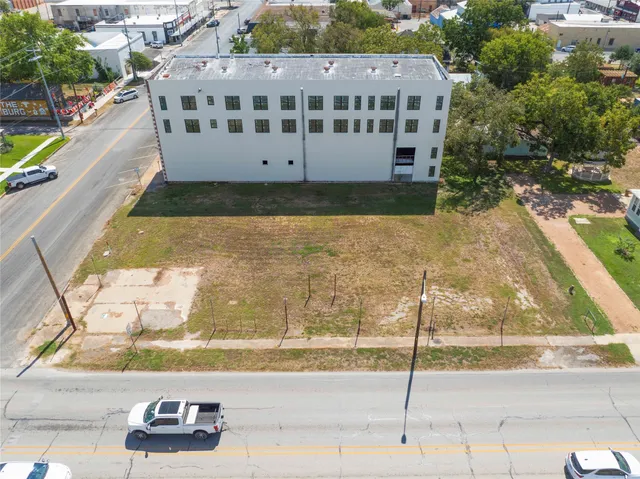 $795,000 | 607 Lyons Avenue, Schulenburg, TX 78956