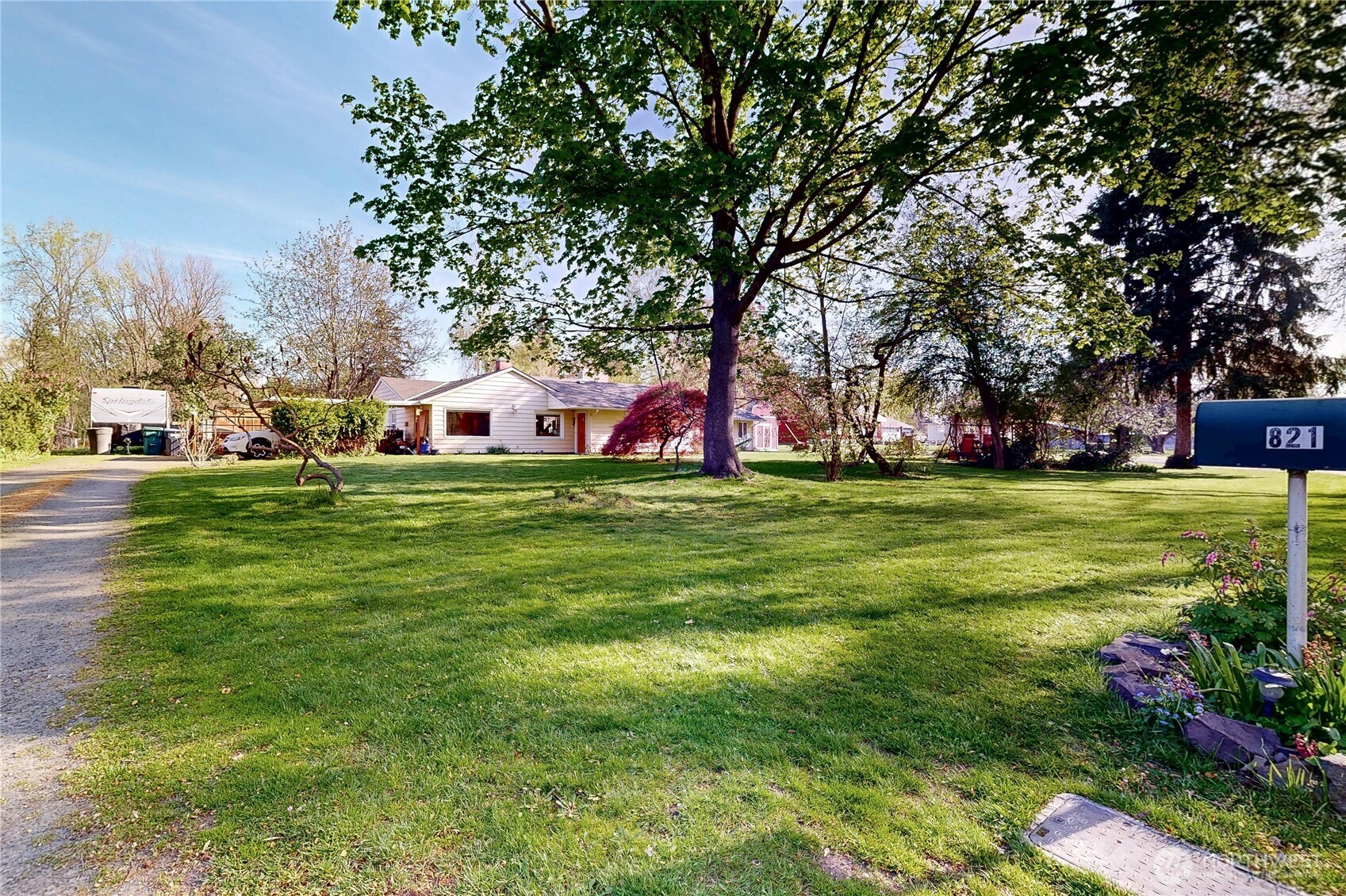 821 East Chestnut Street Walla Walla, WA 99362 - Photo 2 of 39 a view of a volley ball court