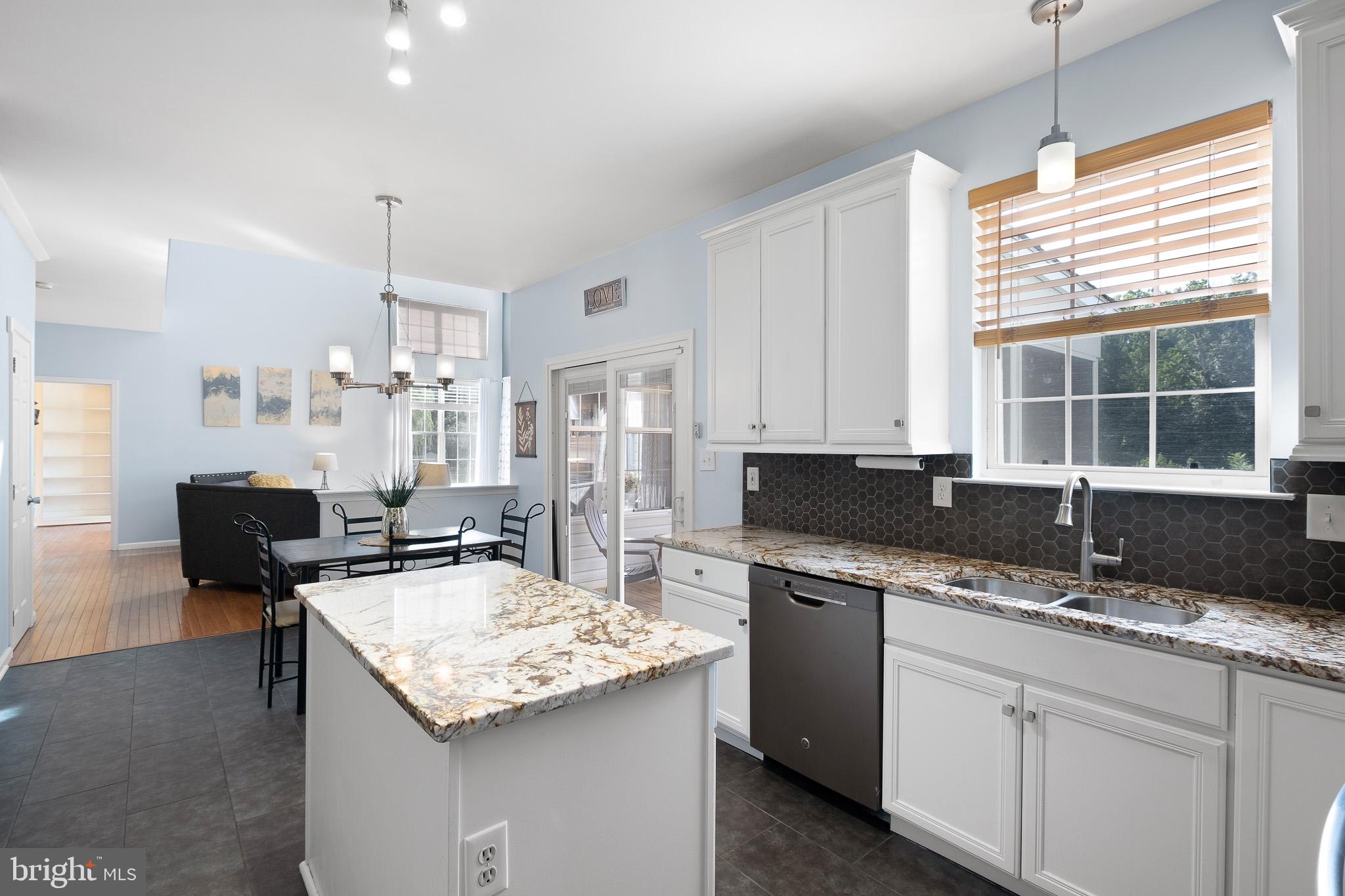 41 Emerald Ridge Drive Bear, DE 19701 - Photo 6 of 38 Kitchen Island and granite counter-tops