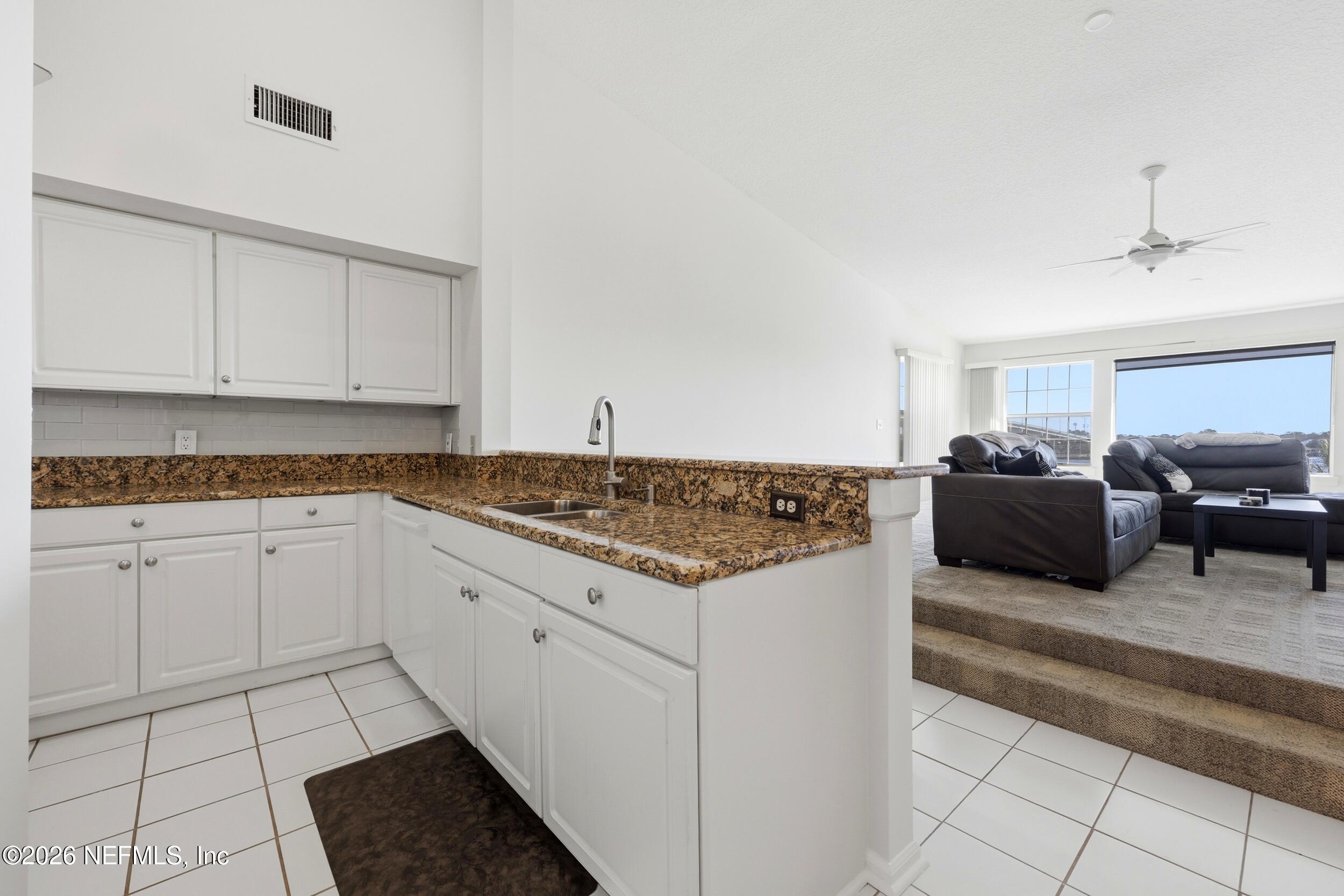 3331 Lighthouse Point Lane Jacksonville, FL 32250 - Photo 16 of 63 Kitchen