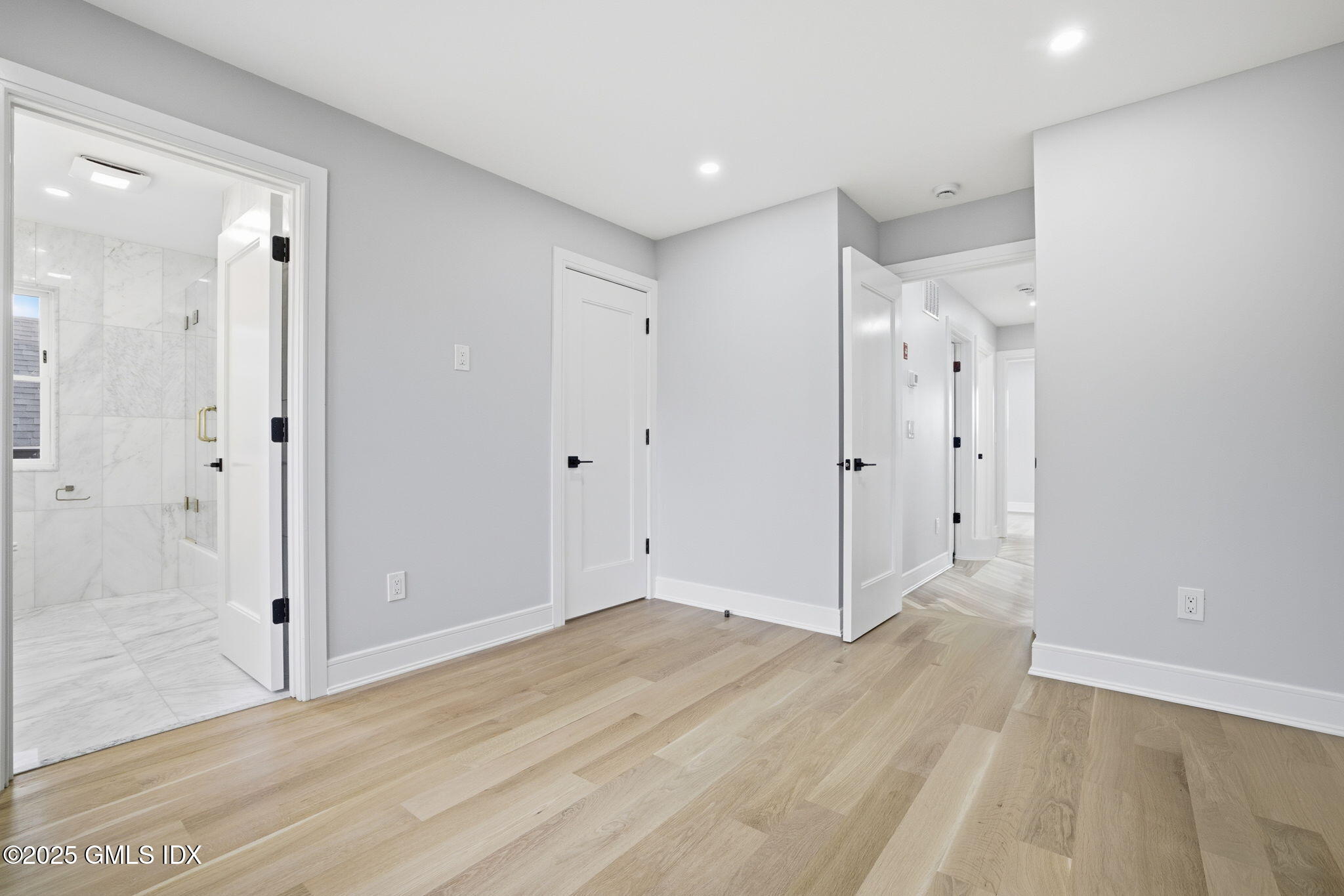 131 Henry Street Greenwich, CT 06830 - Photo 11 of 29 39-web-or-mls-131 henry st-31