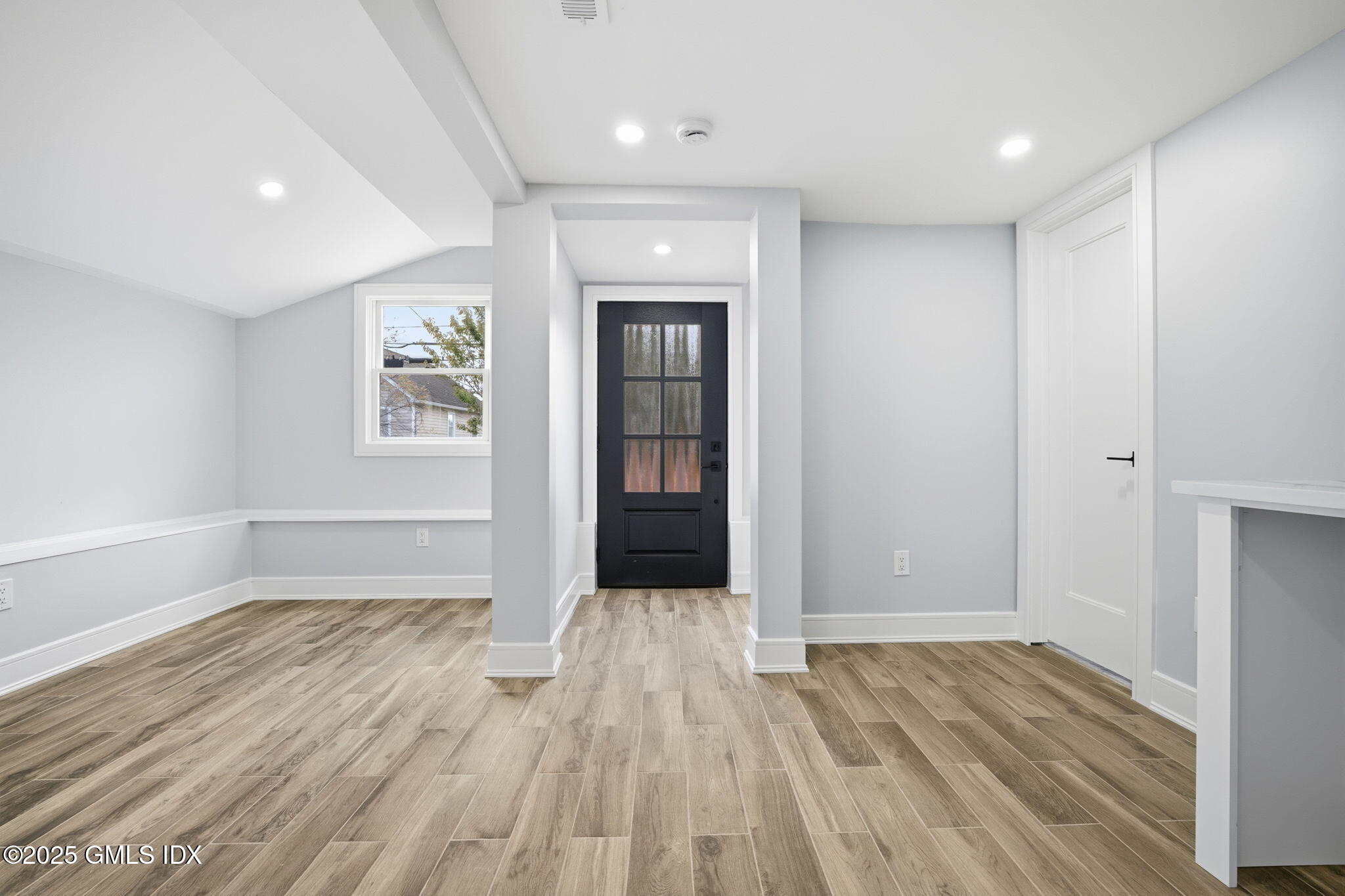 131 Henry Street Greenwich, CT 06830 - Photo 21 of 29 18-web-or-mls-131 henry st-10