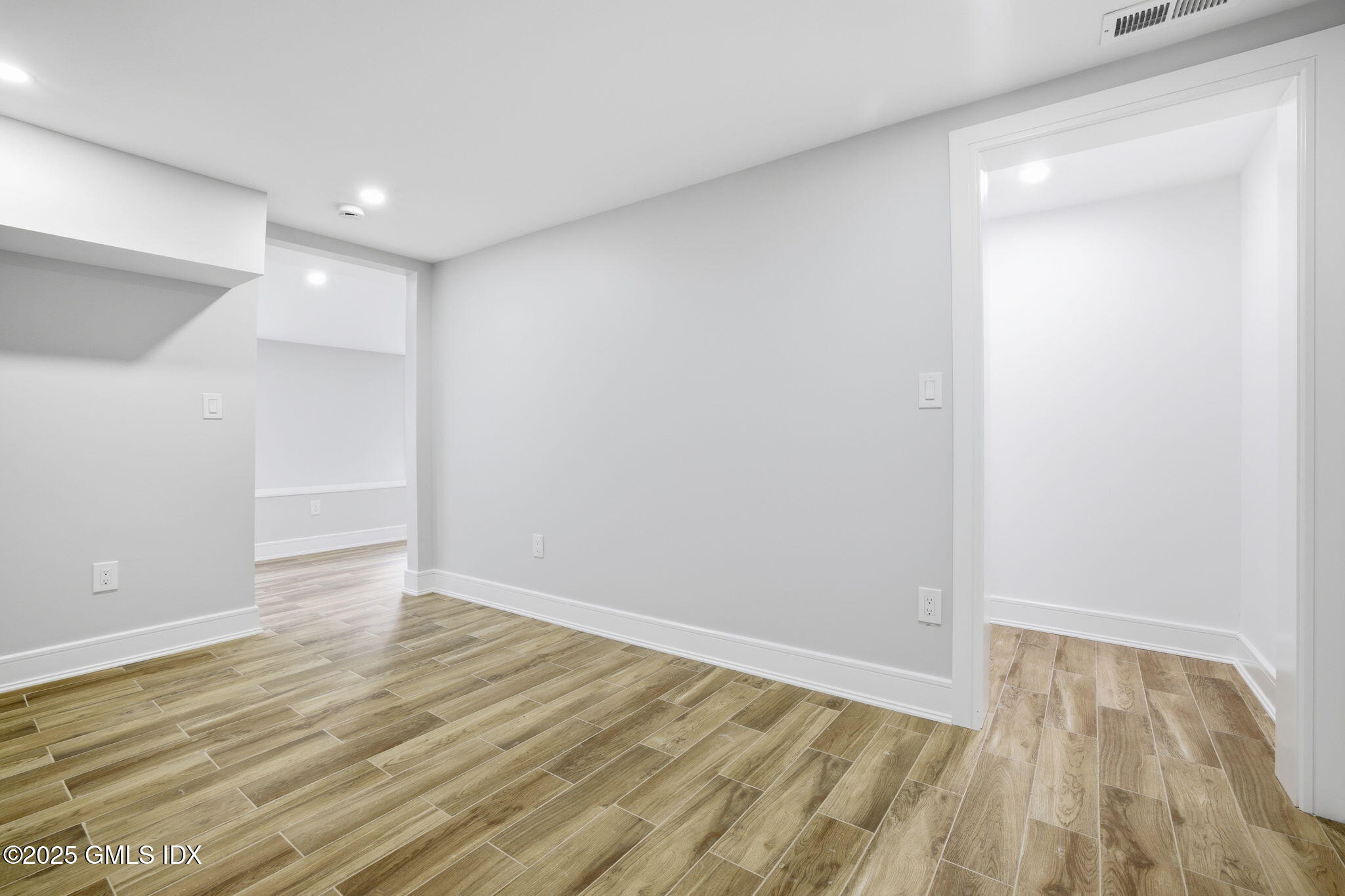 131 Henry Street Greenwich, CT 06830 - Photo 25 of 29 20-web-or-mls-131 henry st-12