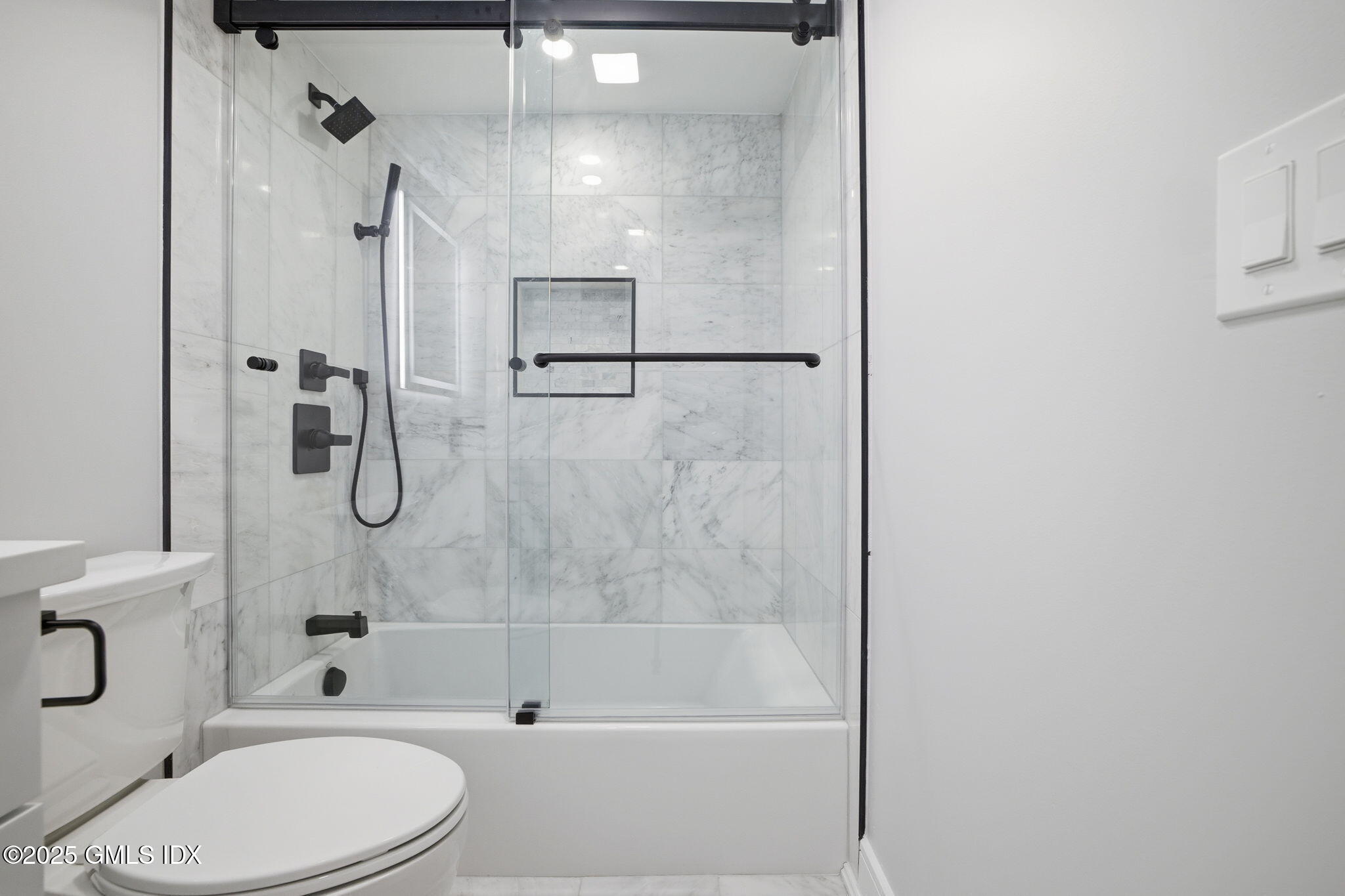 131 Henry Street Greenwich, CT 06830 - Photo 27 of 29 23-web-or-mls-131 henry st-15