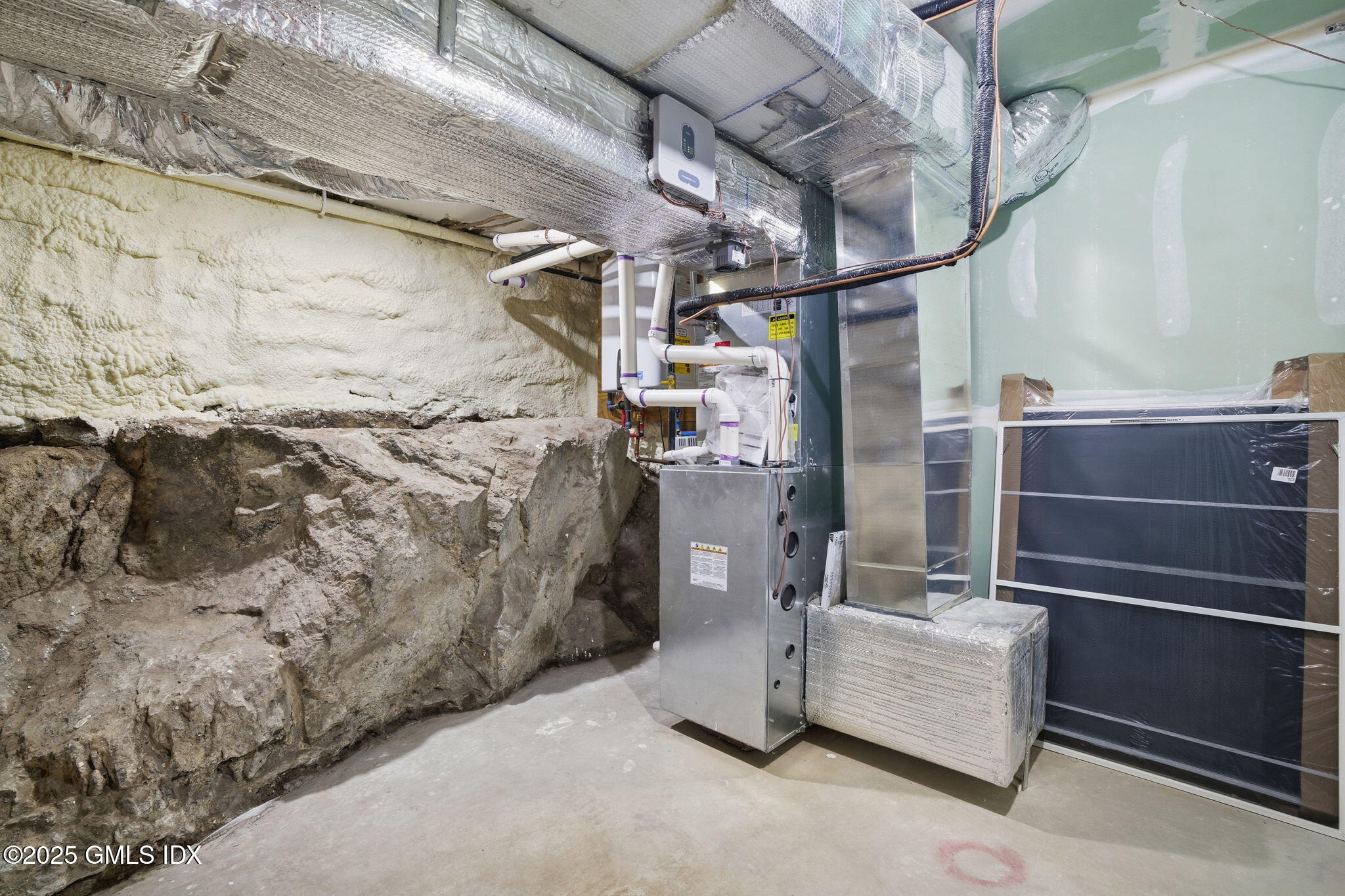 131 Henry Street Greenwich, CT 06830 - Photo 29 of 29 25-web-or-mls-131 henry st-17