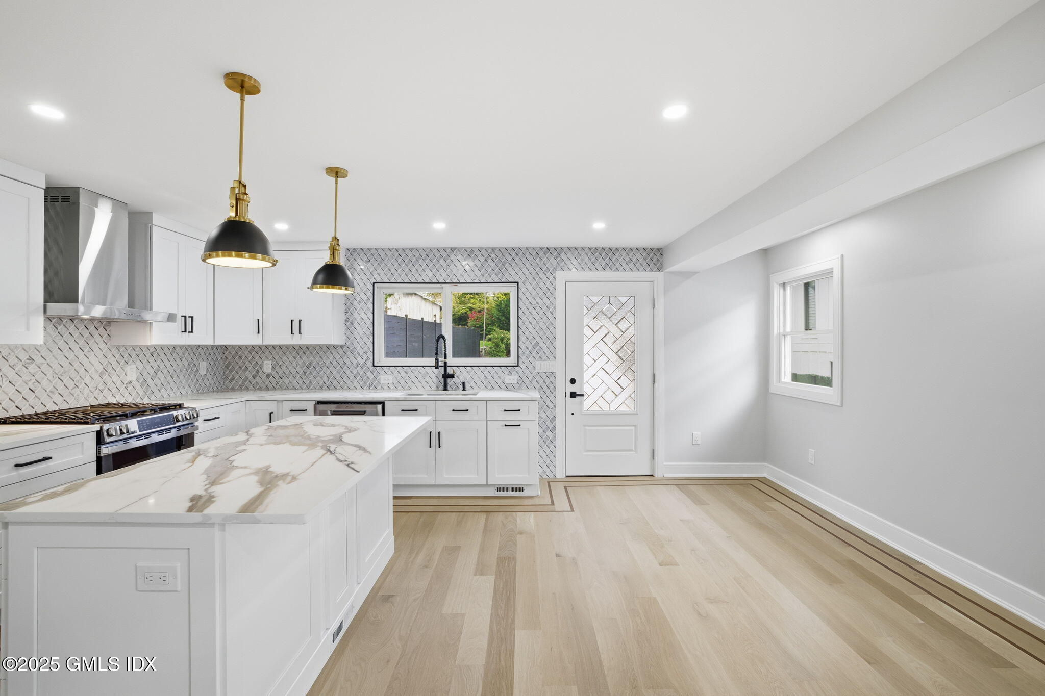 131 Henry Street Greenwich, CT 06830 - Photo 3 of 29 31-web-or-mls-131 henry st-23