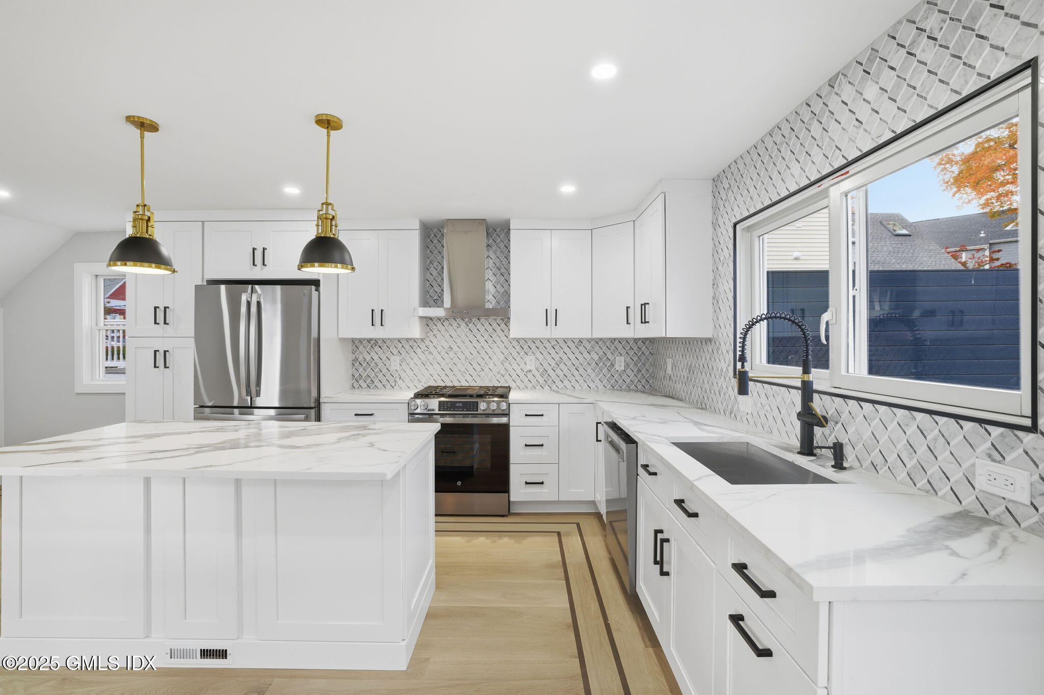 131 Henry Street Greenwich, CT 06830 - Photo 4 of 29 34-web-or-mls-131 henry st-26