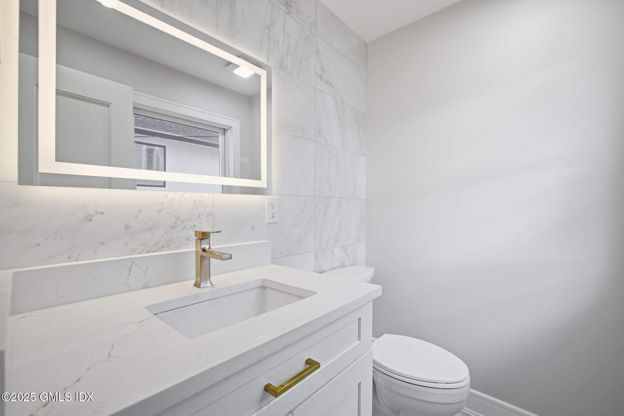 131 Henry Street Greenwich, CT 06830 - Photo 9 of 29 28-web-or-mls-131 henry st-20